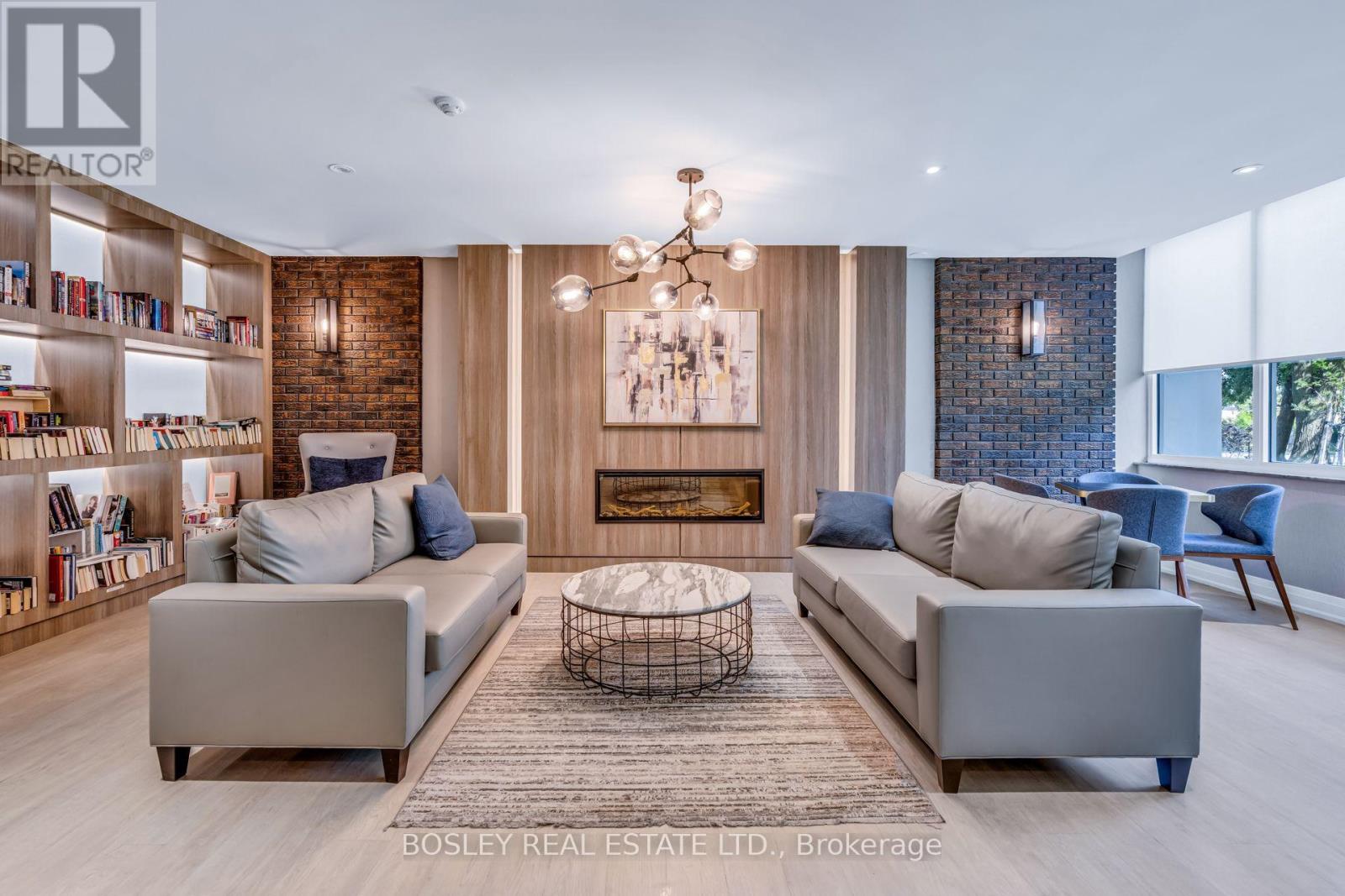 #112 966 INVERHOUSE DRIVE - 25