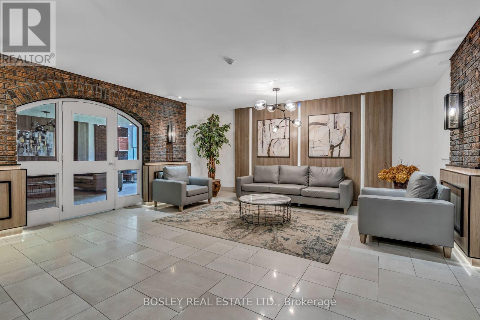 #112 966 INVERHOUSE DRIVE - 4