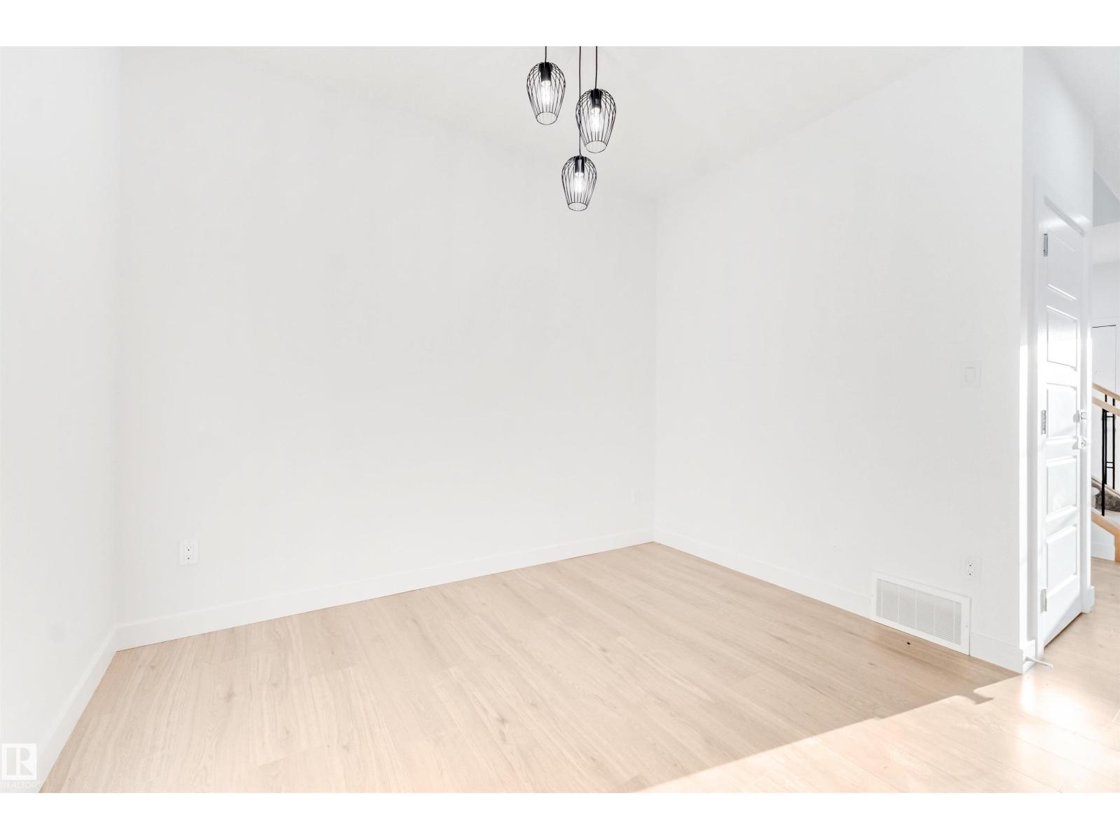 1519 211 Street NW - 13