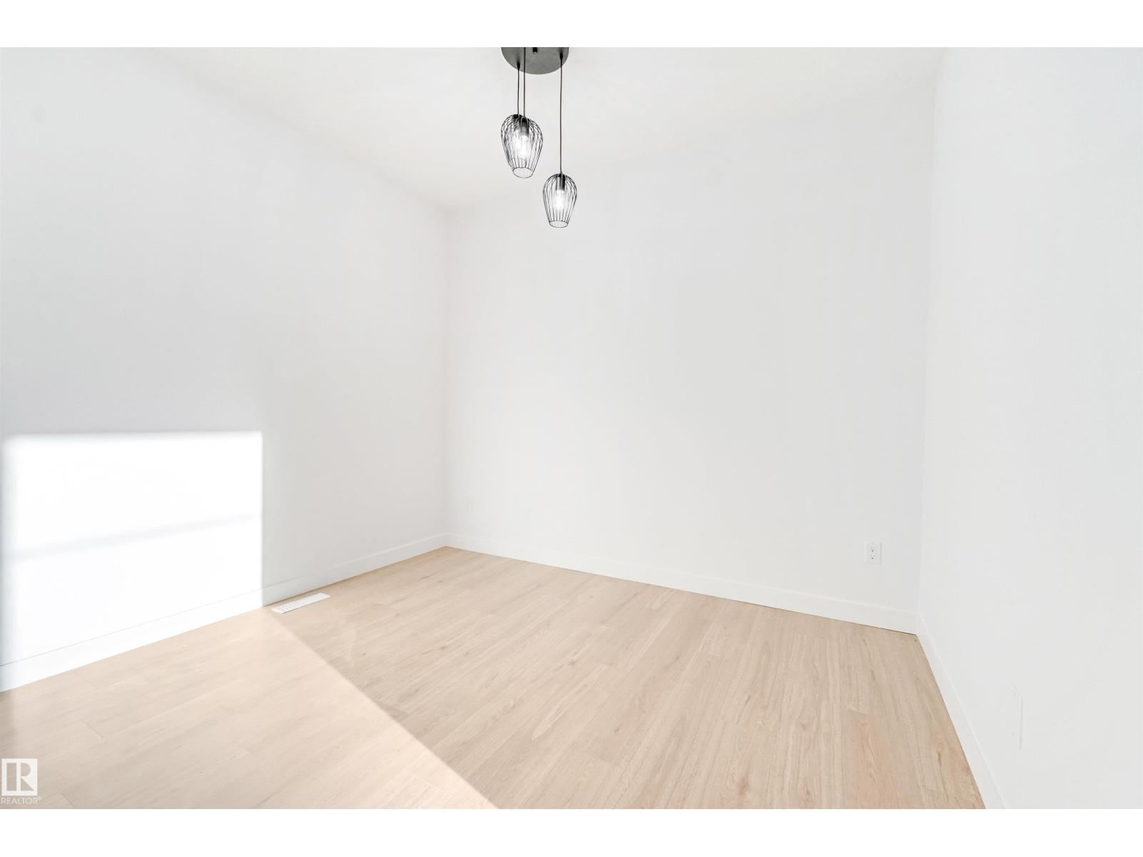1519 211 Street NW - 14