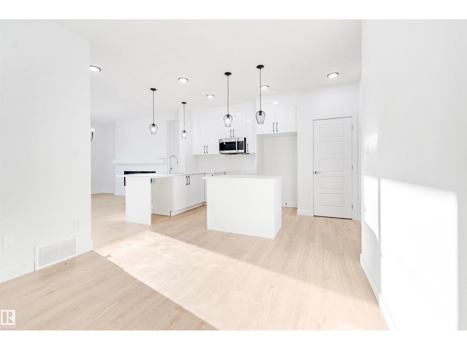 1519 211 Street NW - 15