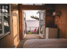 7918 Swanson View Drive, Pender Island, BC V0N2M2 Photo 28