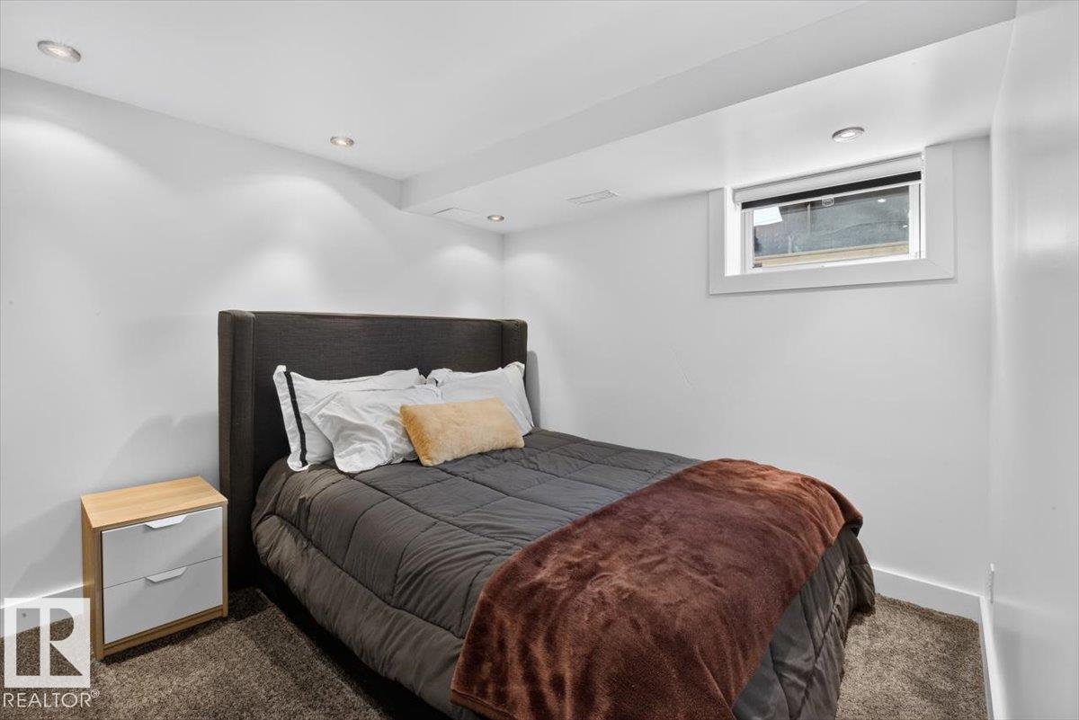 10951 62 AV NW - 38