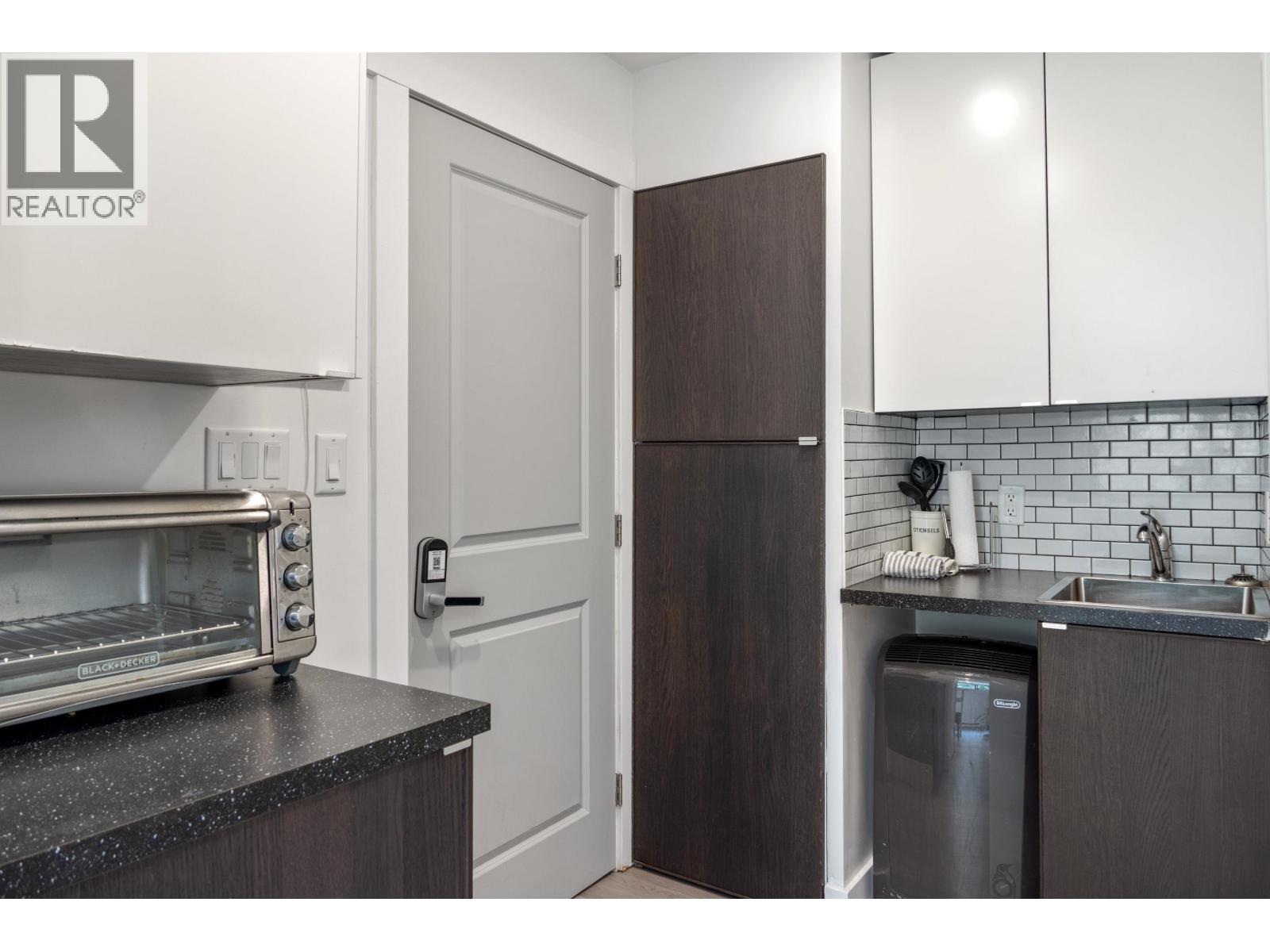 301 2129 LAKE PLACID ROAD, Whistler