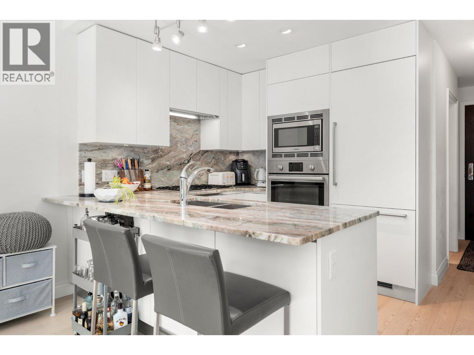 201 175 VICTORY SHIP WAY, North Vancouver