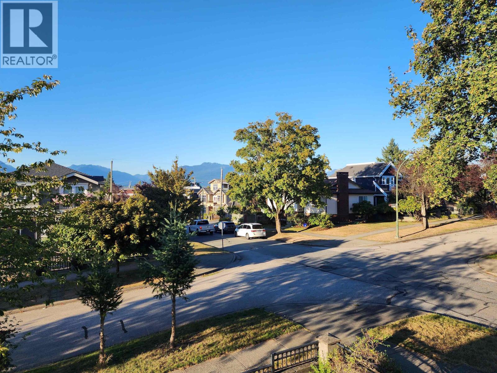35xx NORMANDY DRIVE, North Vancouver