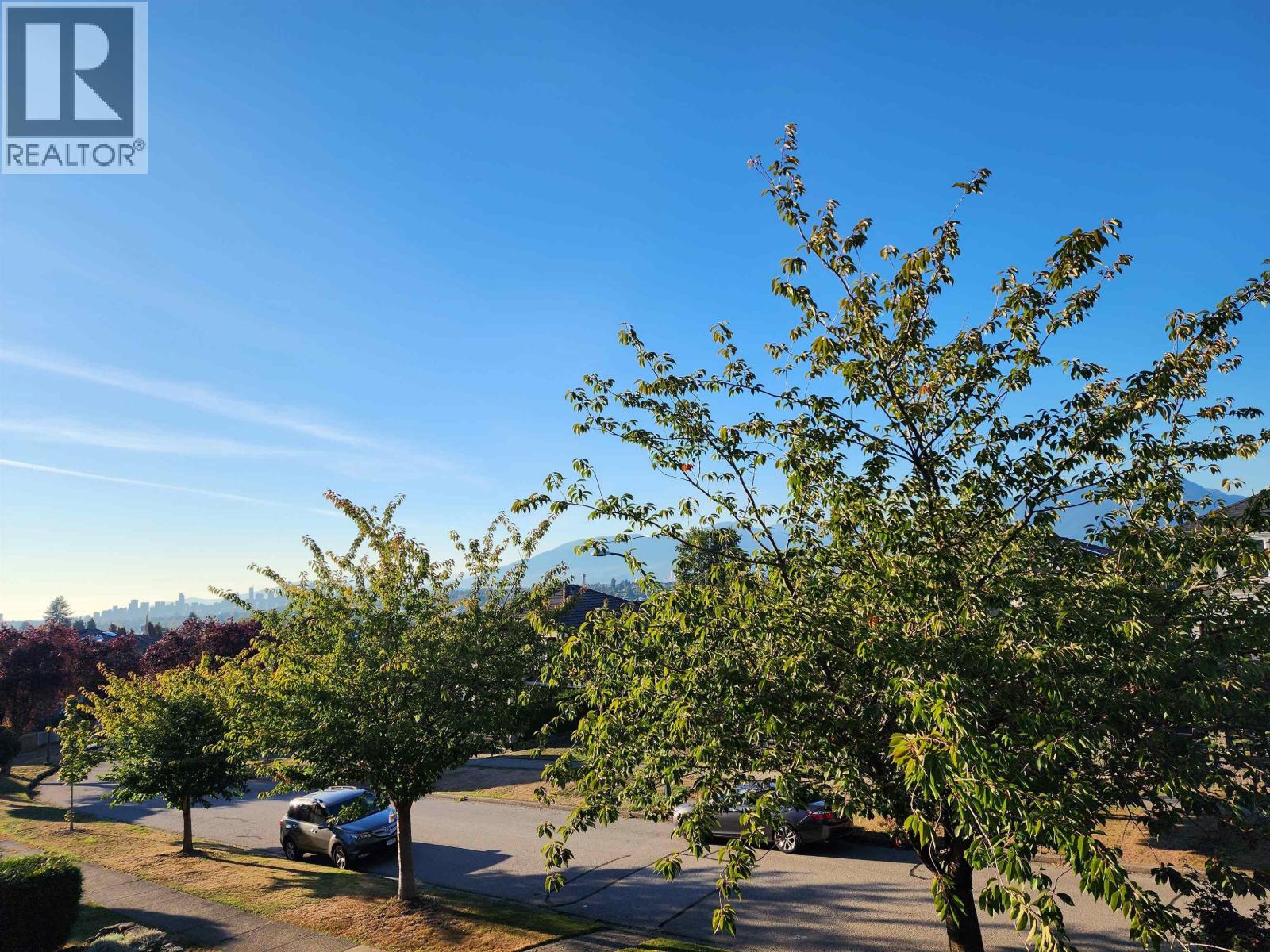 35xx NORMANDY DRIVE, North Vancouver