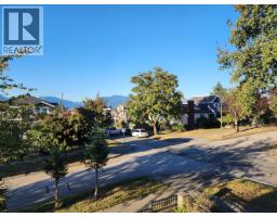 35xx Normandy Drive, Vancouver, BC V5M2E7 Photo 7