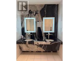 209 - 7 St Thomas Street, Toronto, ON M5S2B7 Photo 14