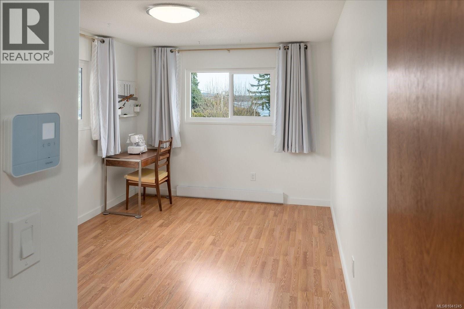 11041 Chemainus Rd - 19