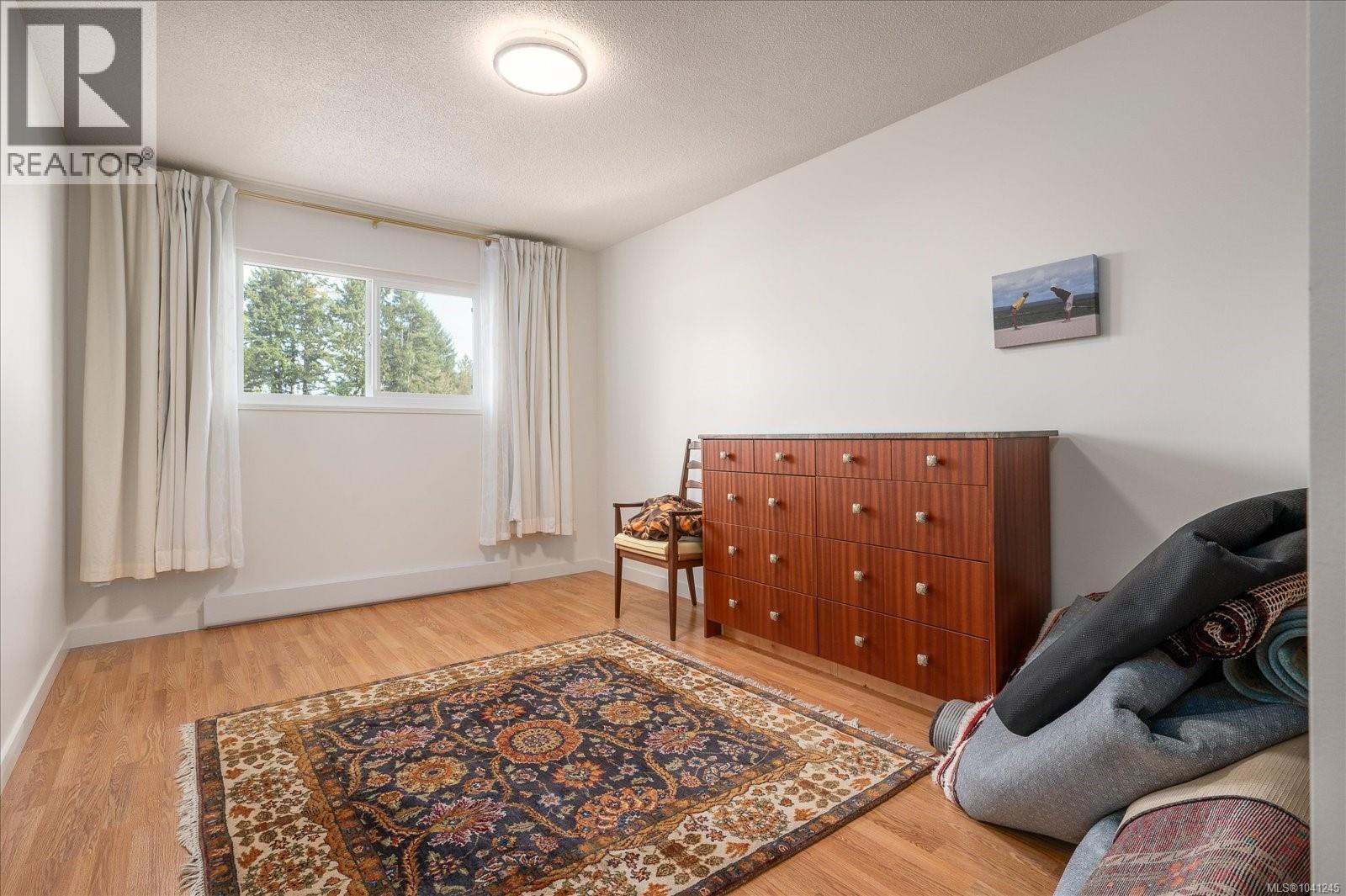 11041 Chemainus Rd - 17