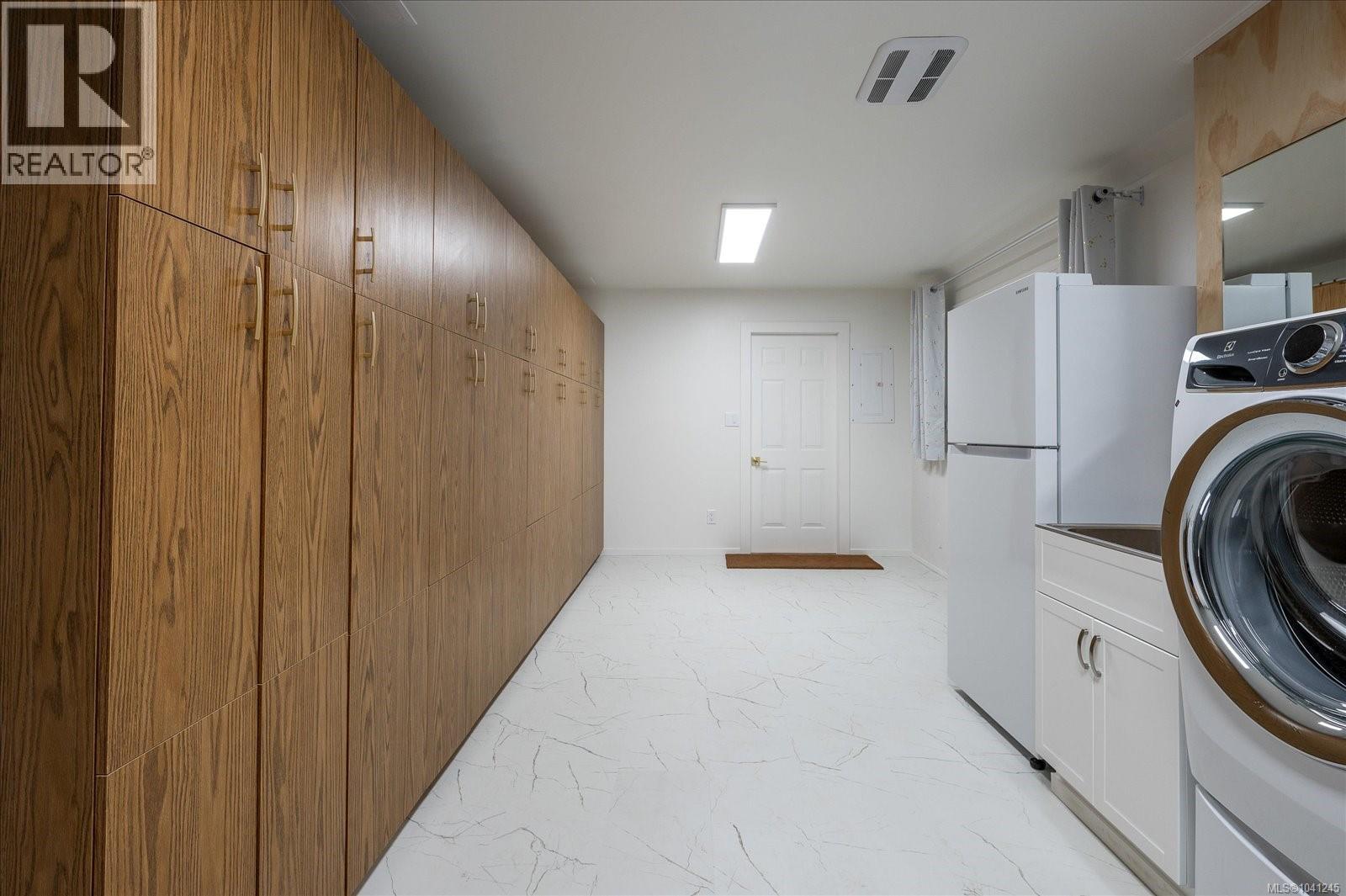 11041 Chemainus Rd - 30