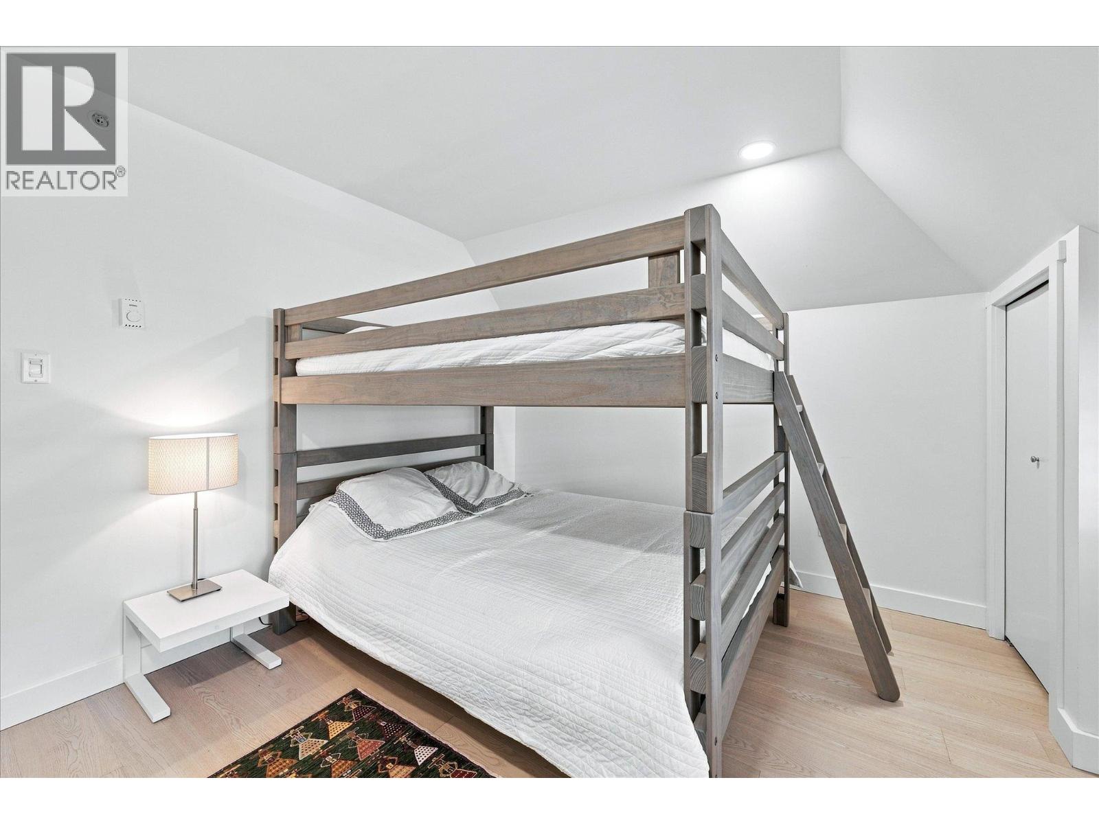 4 4637 BLACKCOMB WAY, Whistler