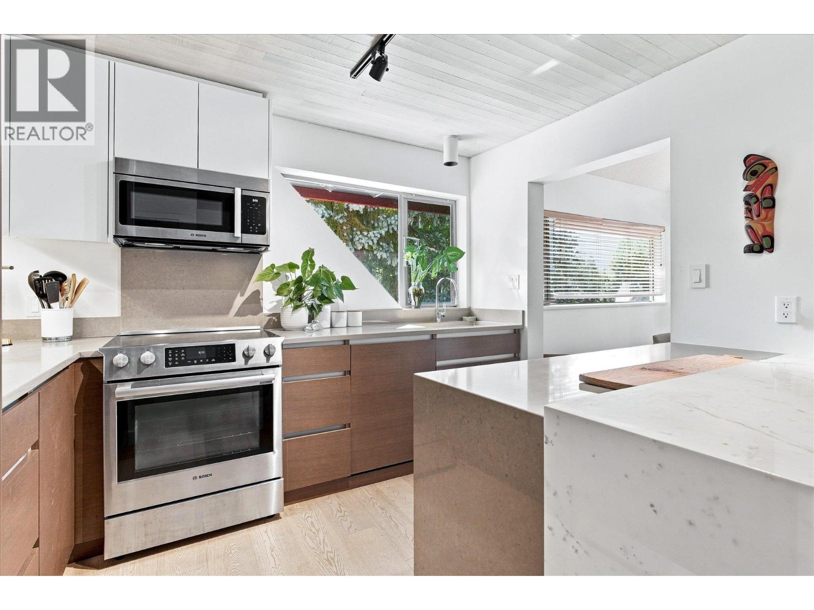 4 4637 BLACKCOMB WAY, Whistler