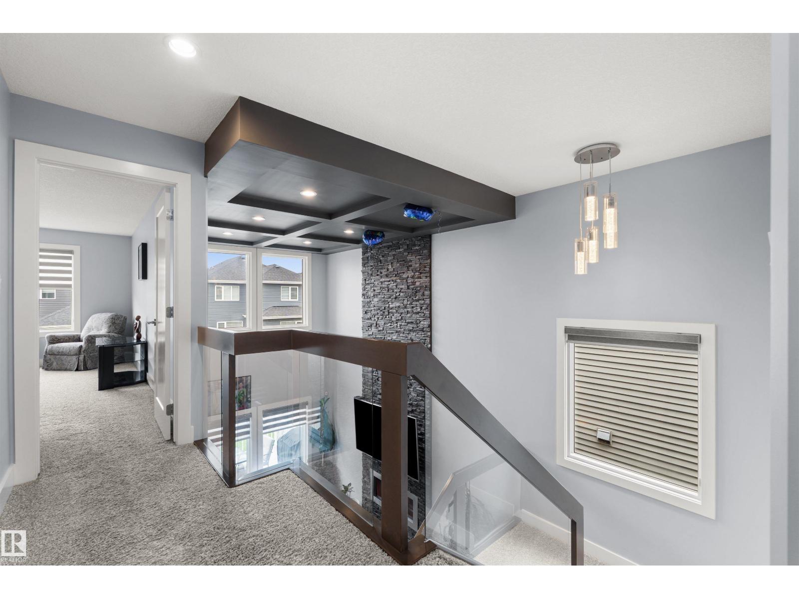 16327 17 AV SW - 18