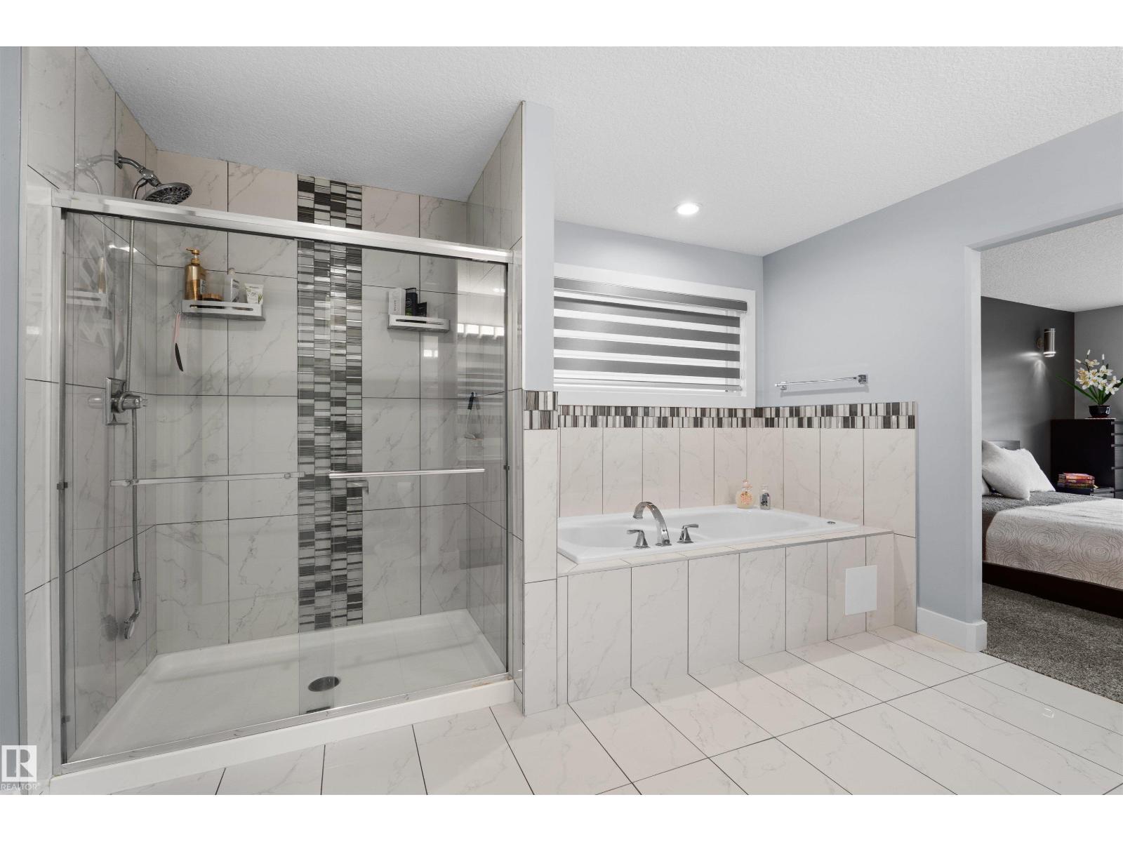 16327 17 AV SW - Image 22