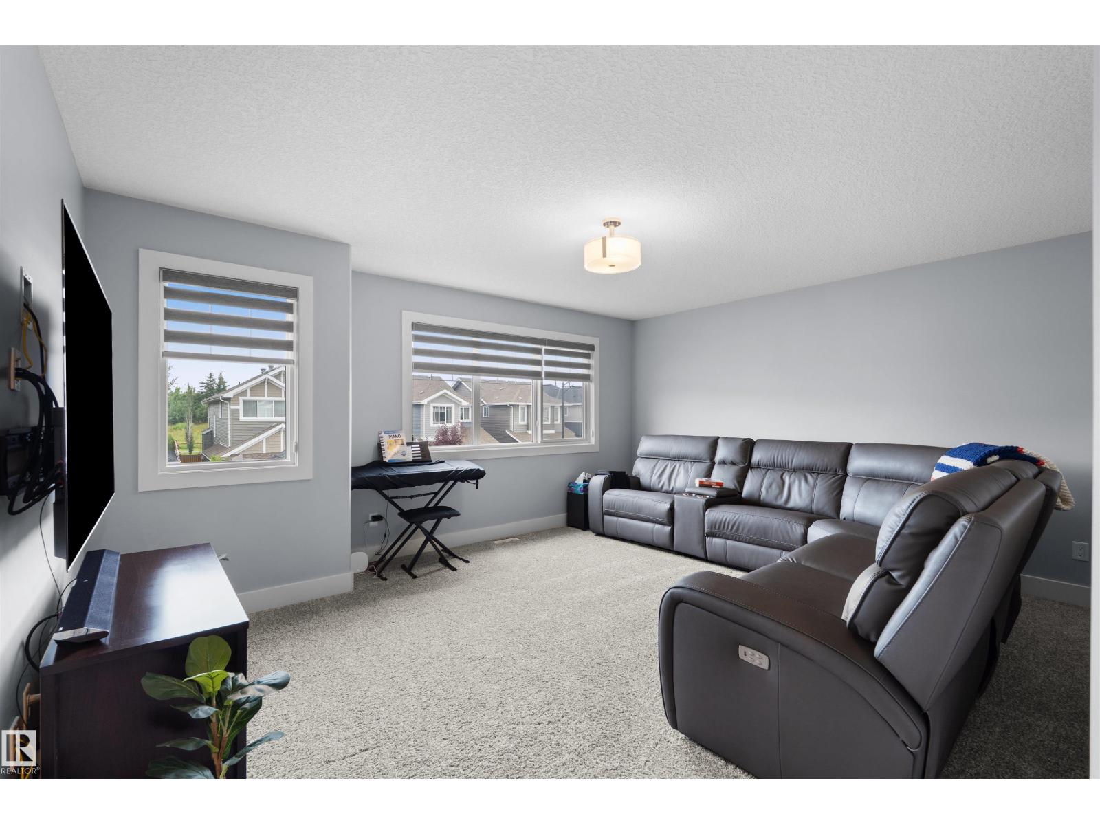 16327 17 AV SW - 27