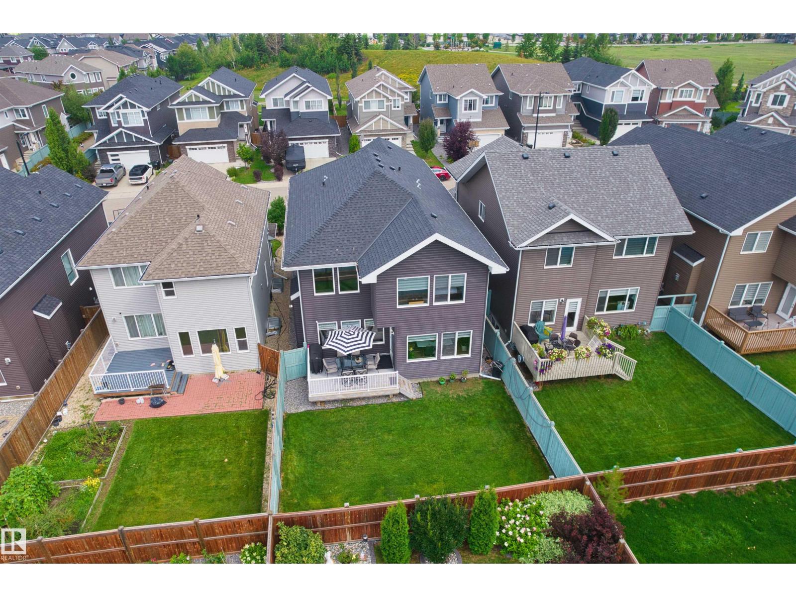 16327 17 AV SW - Image 39