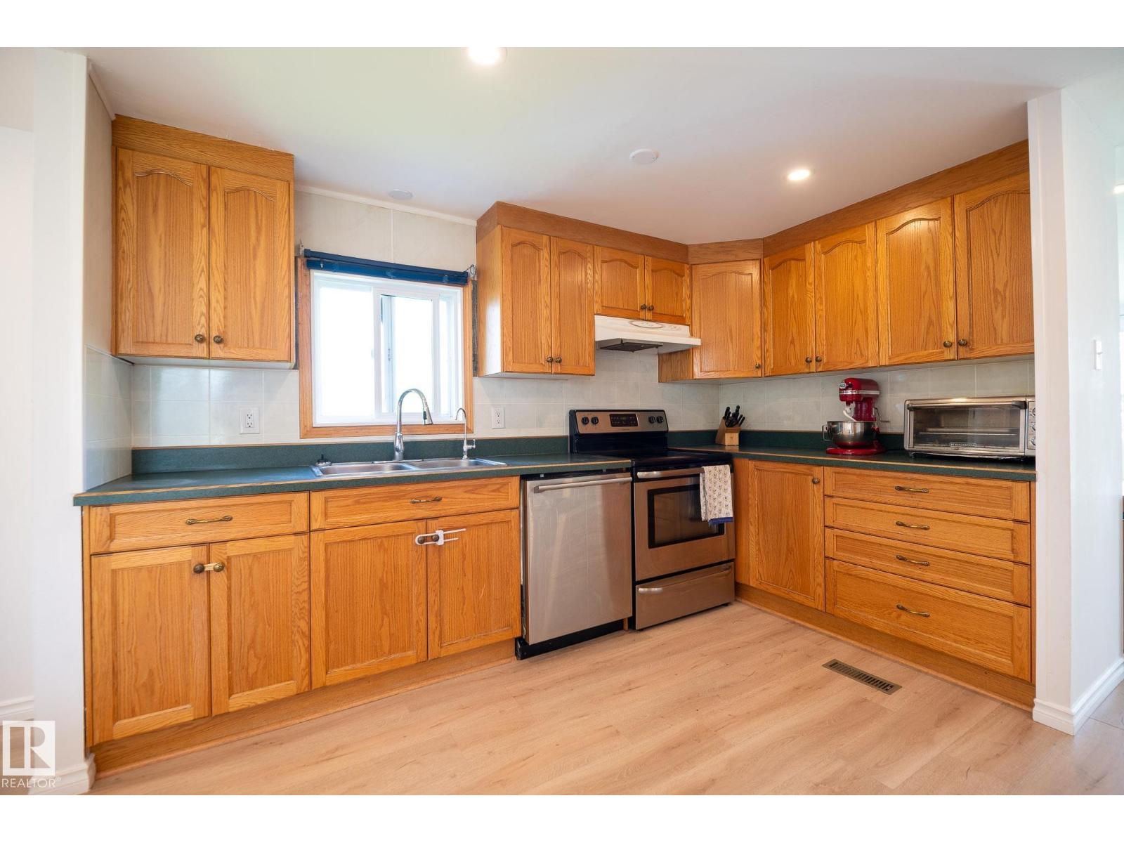 214067 HWY 55 - 18