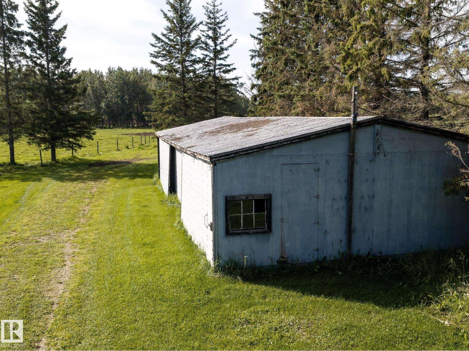 214067 HWY 55 - 40