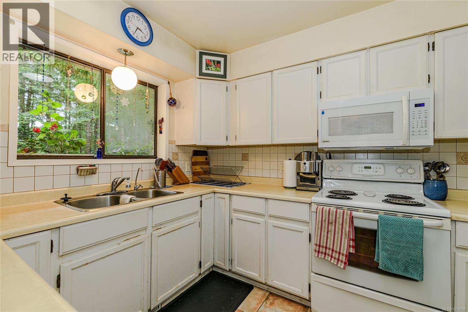 2330 Damascus Rd, Shawnigan Lake