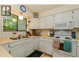 Kitchen - 2330 Damascus Rd, Shawnigan Lake, BC V8H2E7 Photo 11