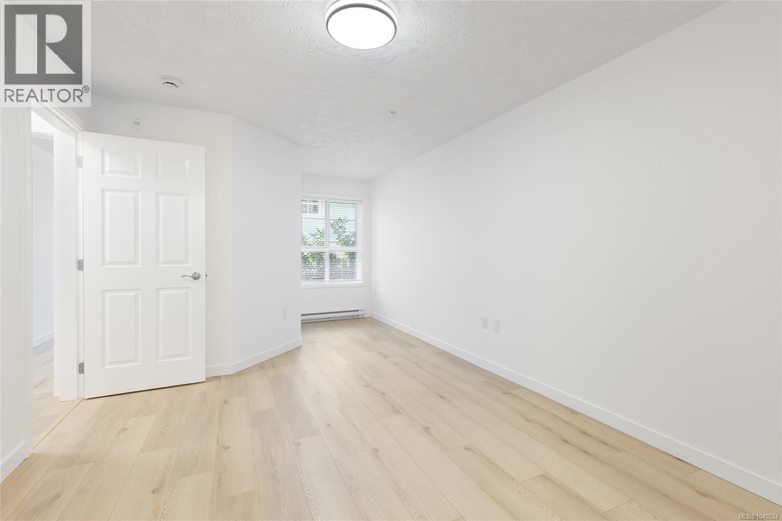 #103 689 Bay St - Image 18