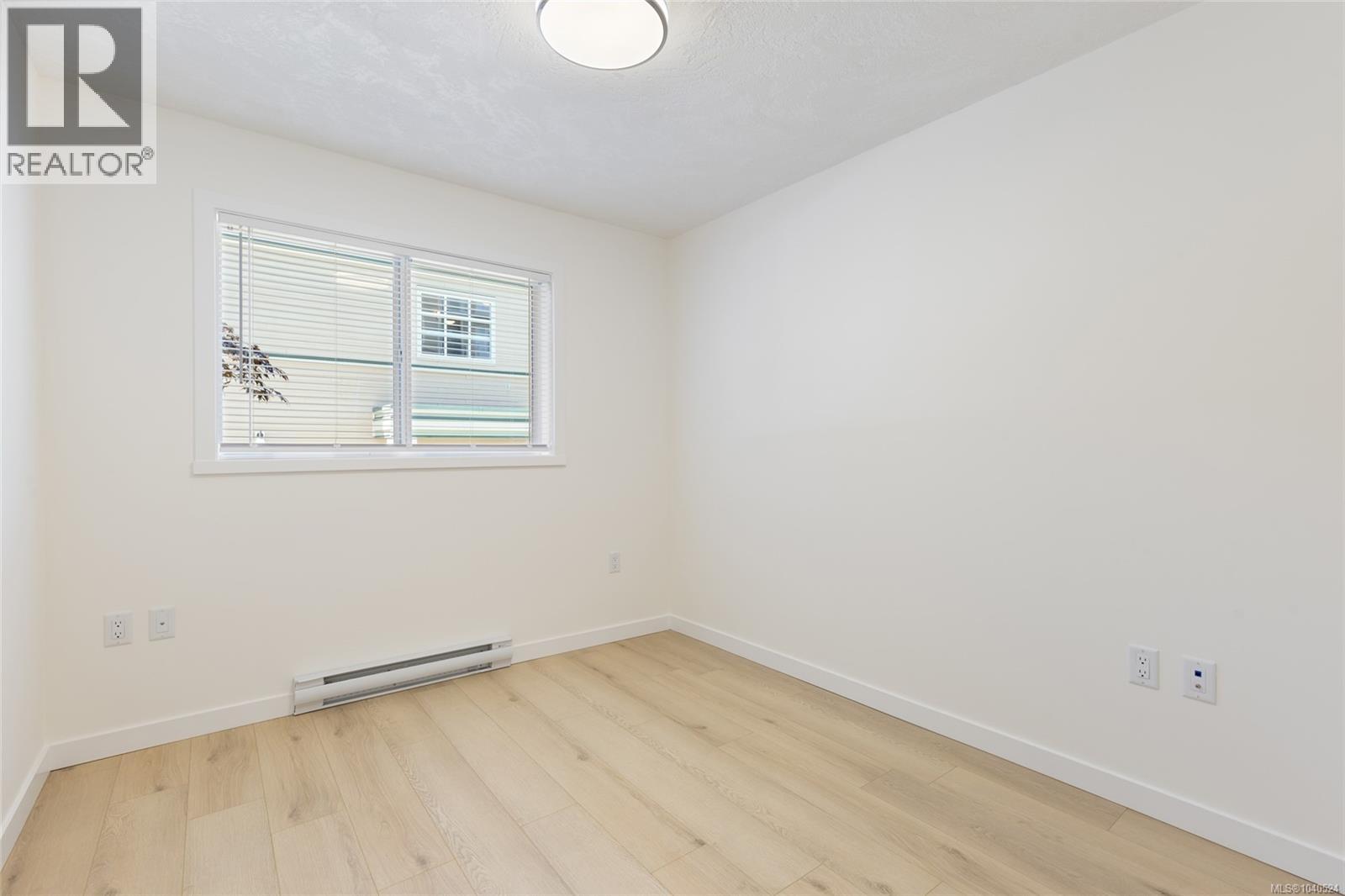 #103 689 Bay St - Image 21