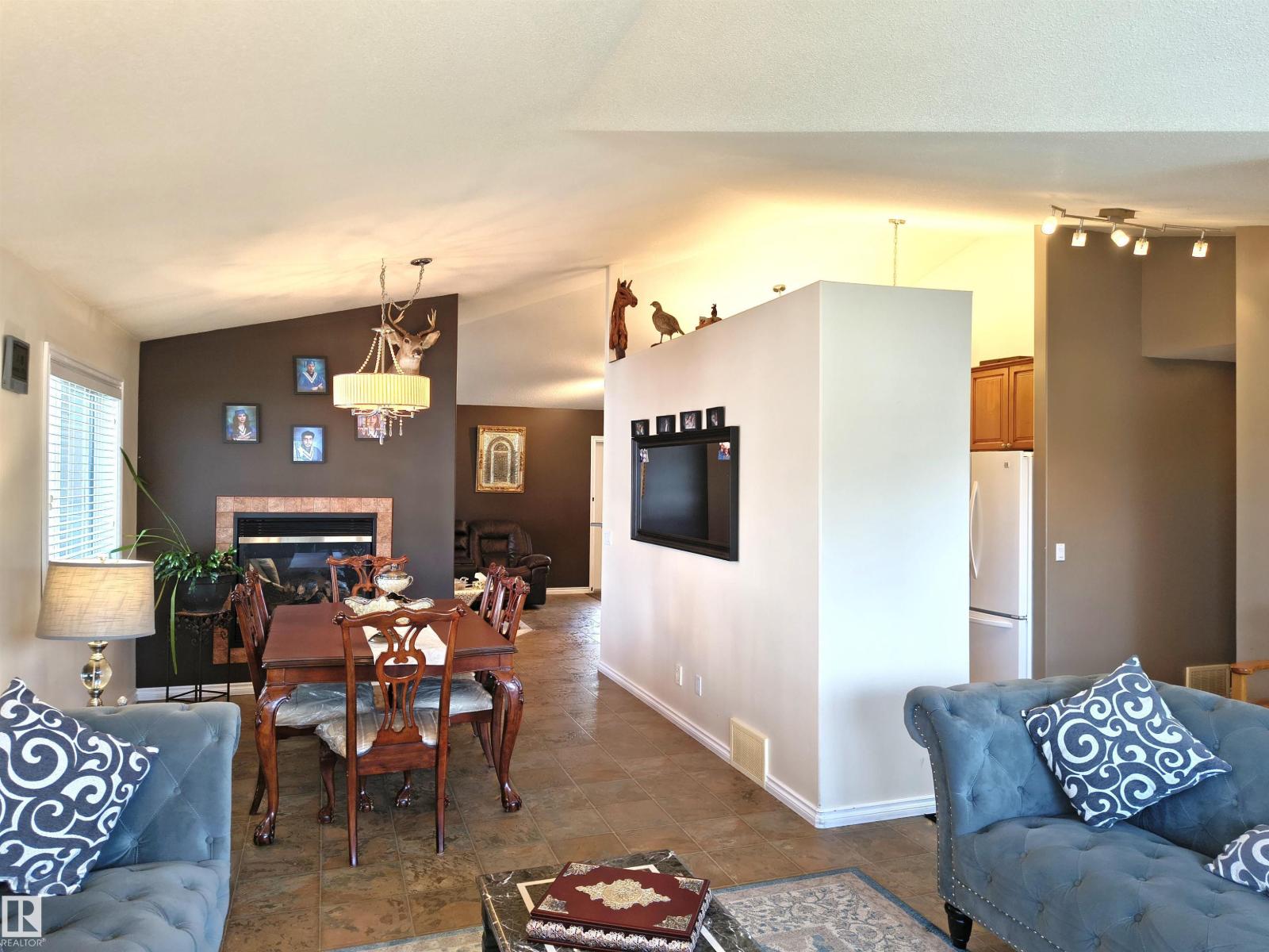 3512 45 ST - Image 8