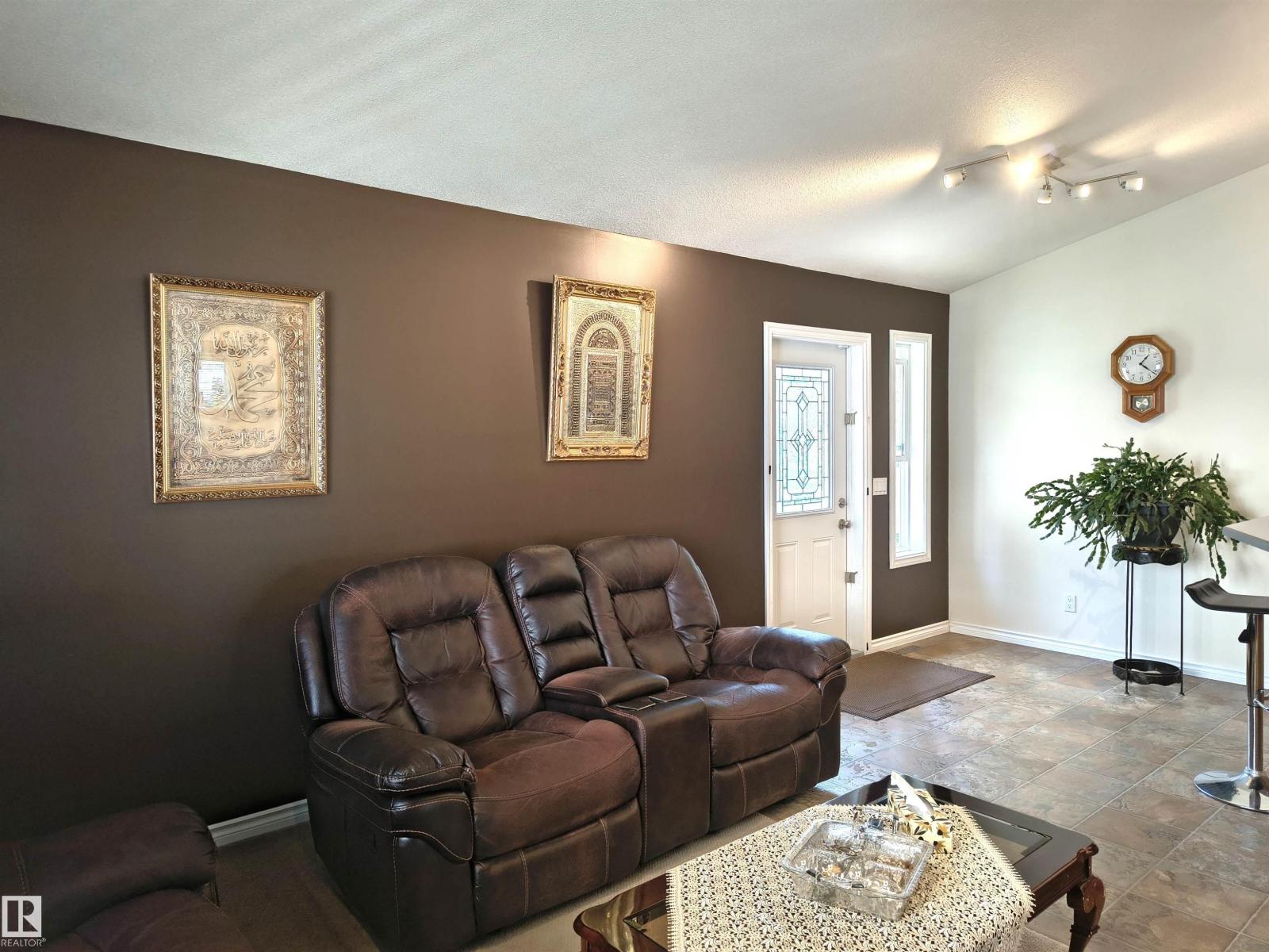 3512 45 ST - Image 12