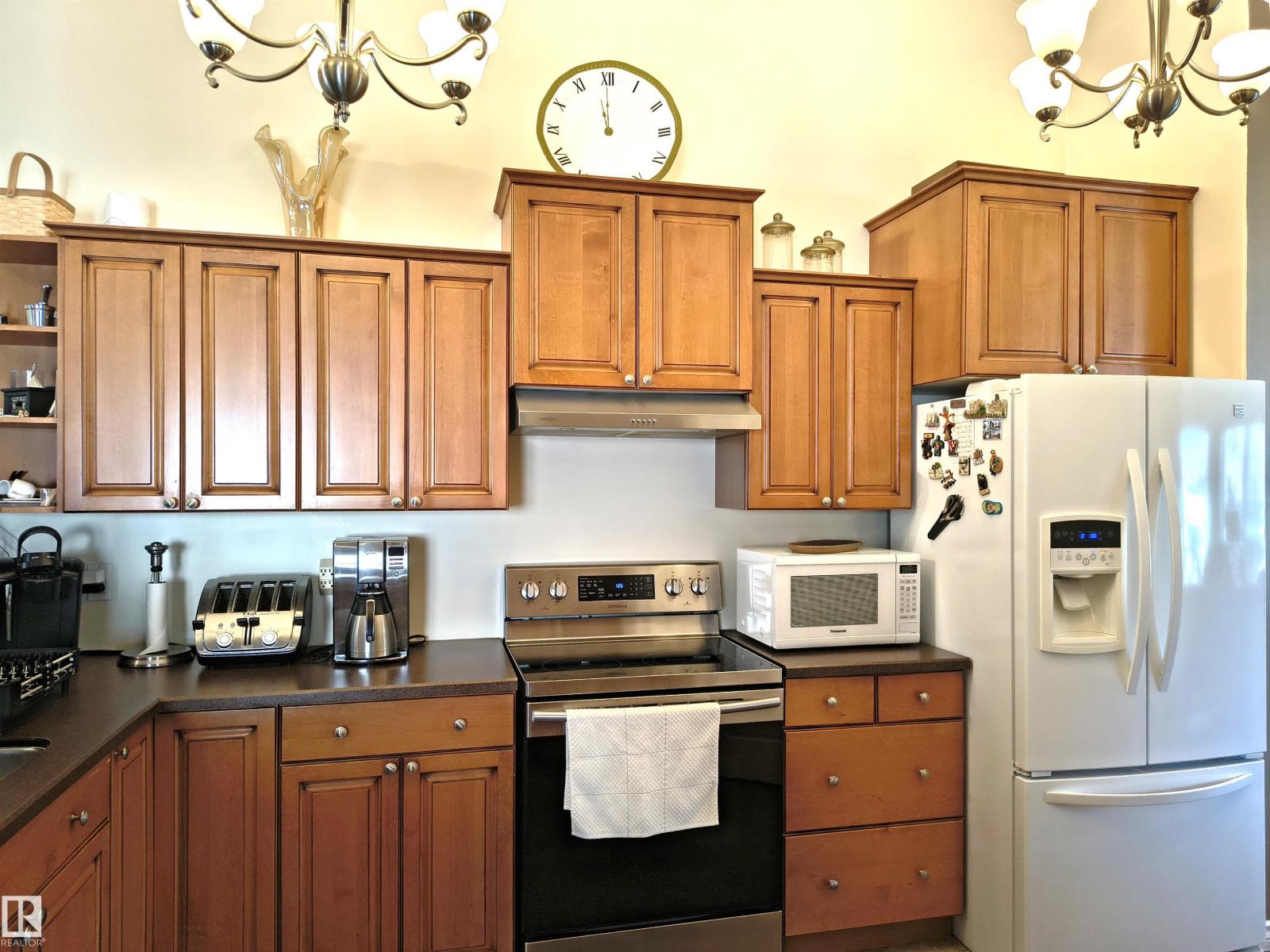 3512 45 ST - 15