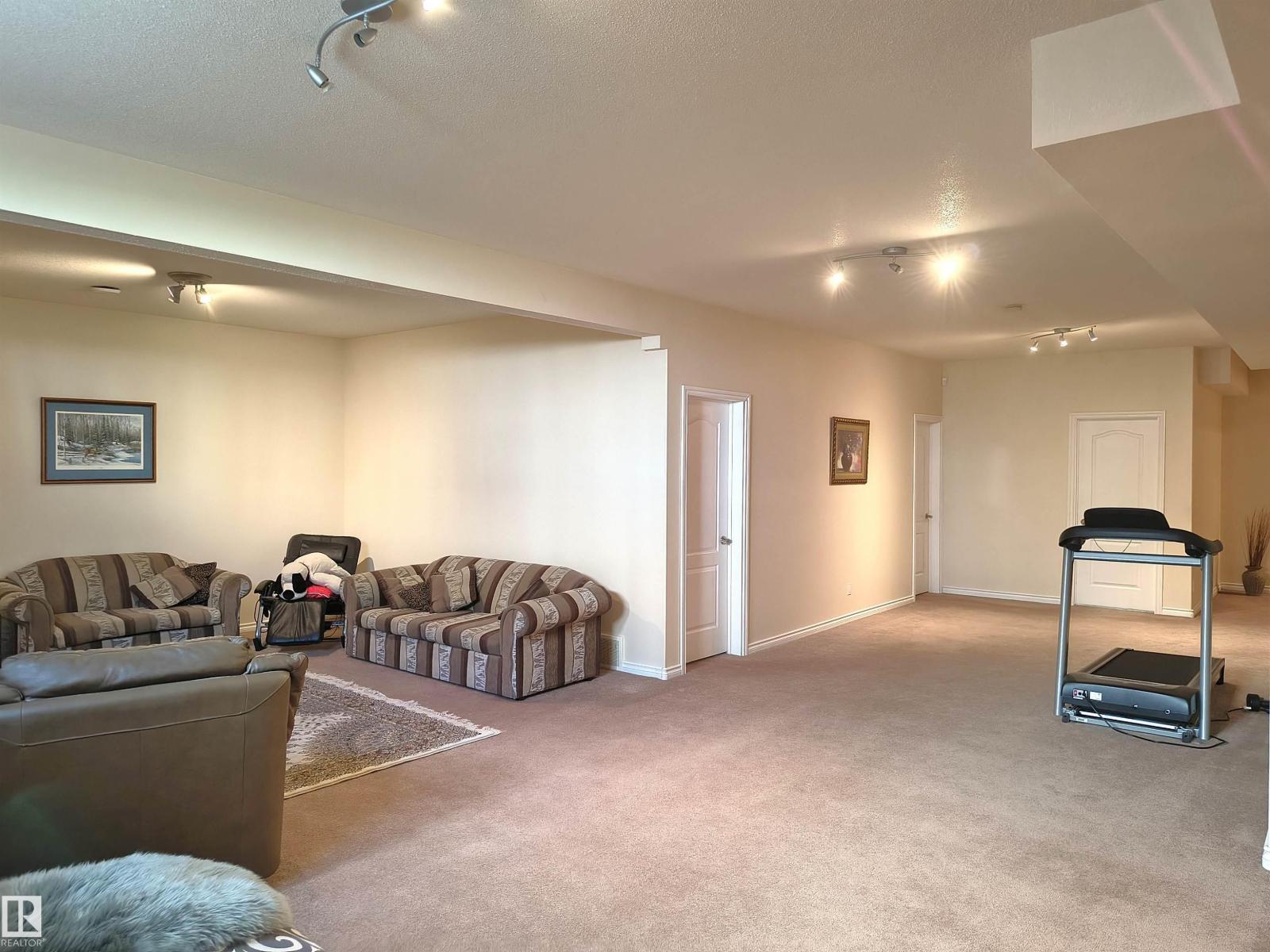 3512 45 ST - Image 32