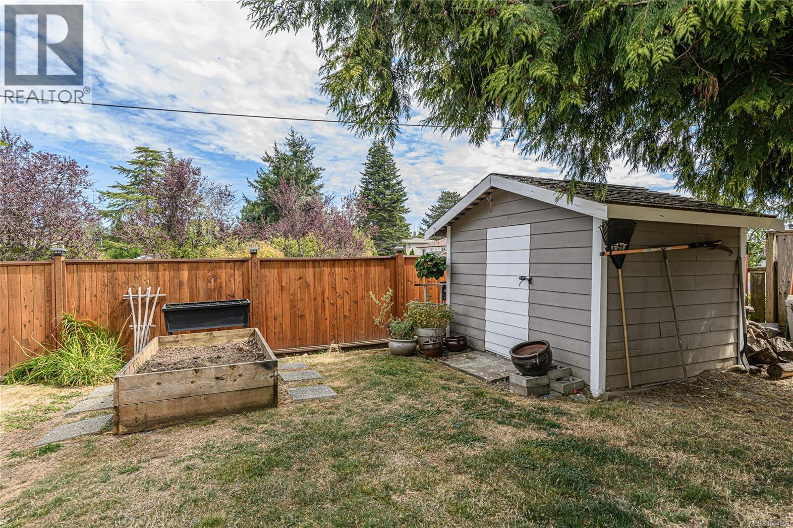 987 Nicholson St - 37