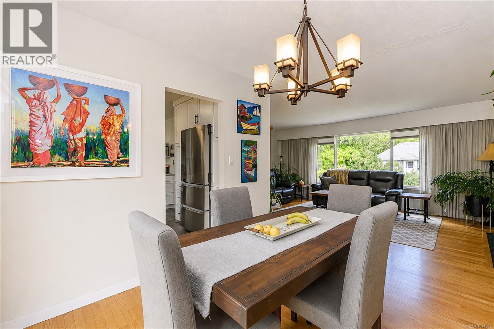  987 Nicholson Street, Saanich