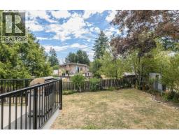 987 Nicholson St, Saanich, BC V8X3K9 Photo 19