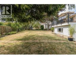 987 Nicholson St, Saanich, BC V8X3K9 Photo 33