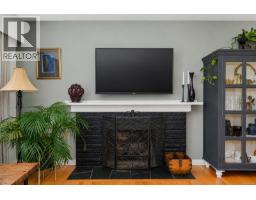 Bedroom - 987 Nicholson St, Saanich, BC V8X3K9 Photo 6