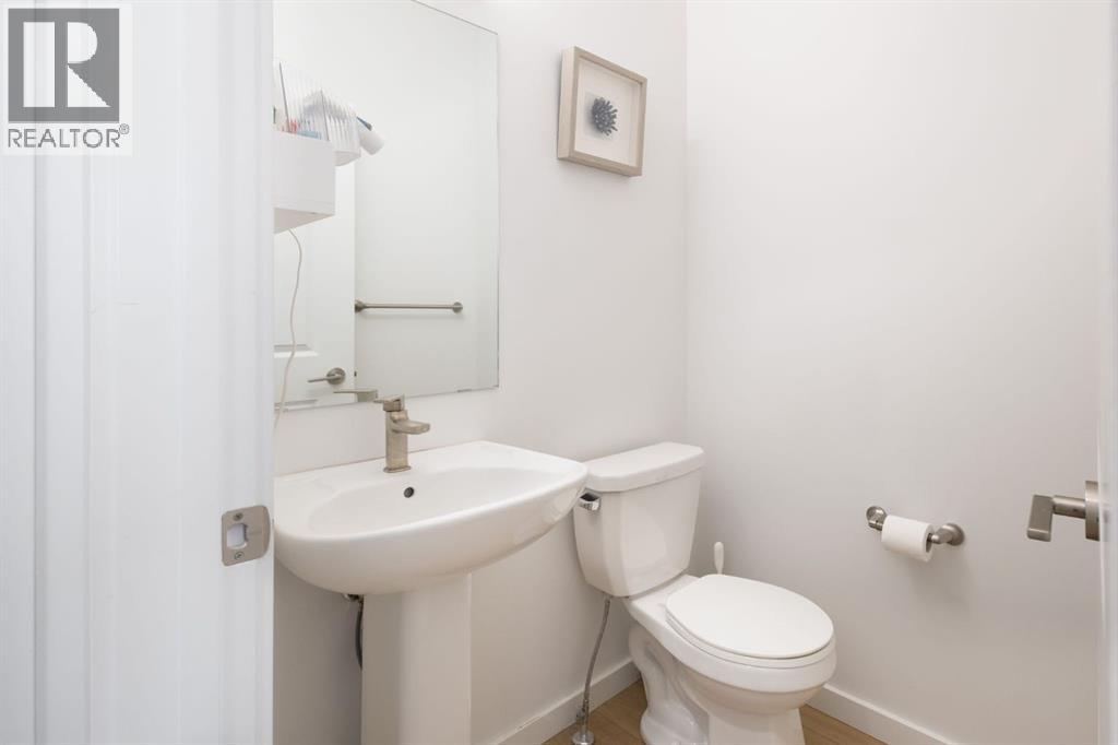 147 Royston Rise NW - 11