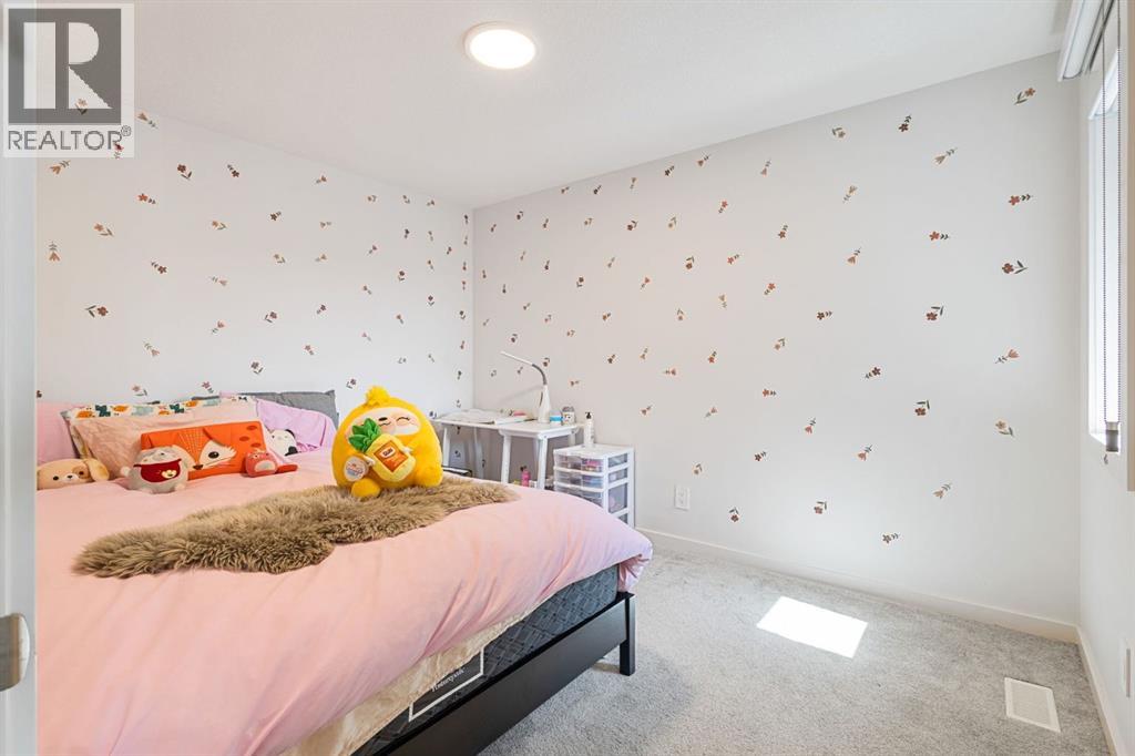 147 Royston Rise NW - 20