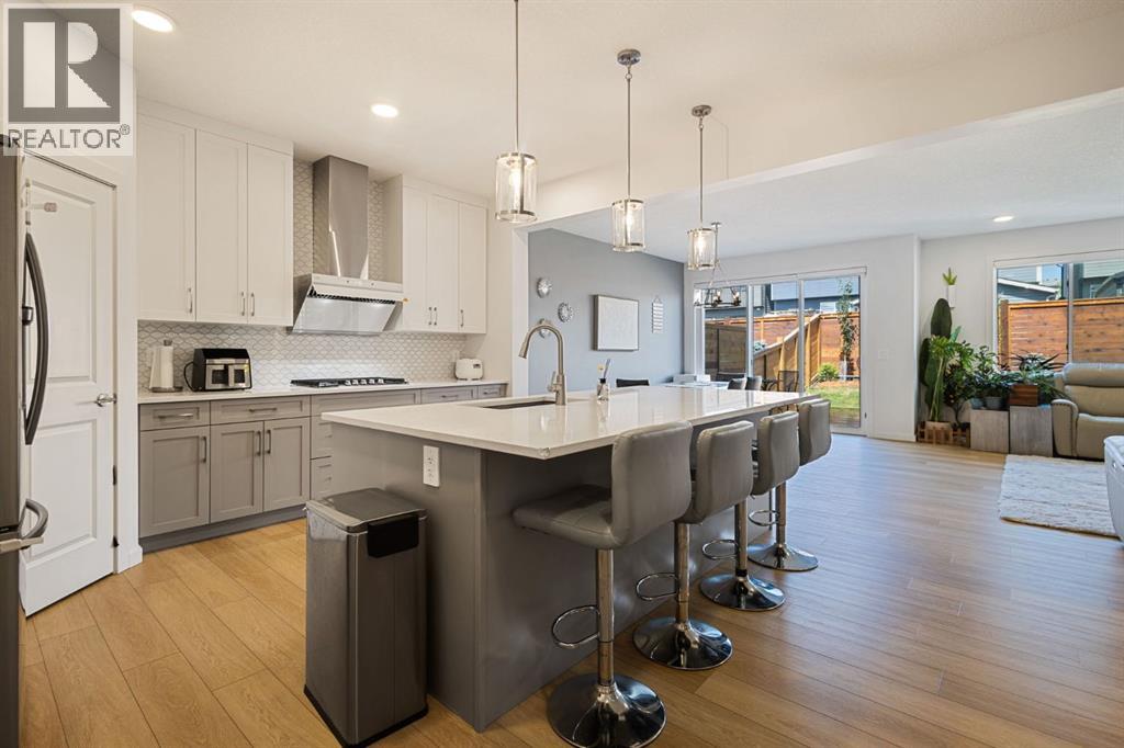 147 Royston Rise NW - 3