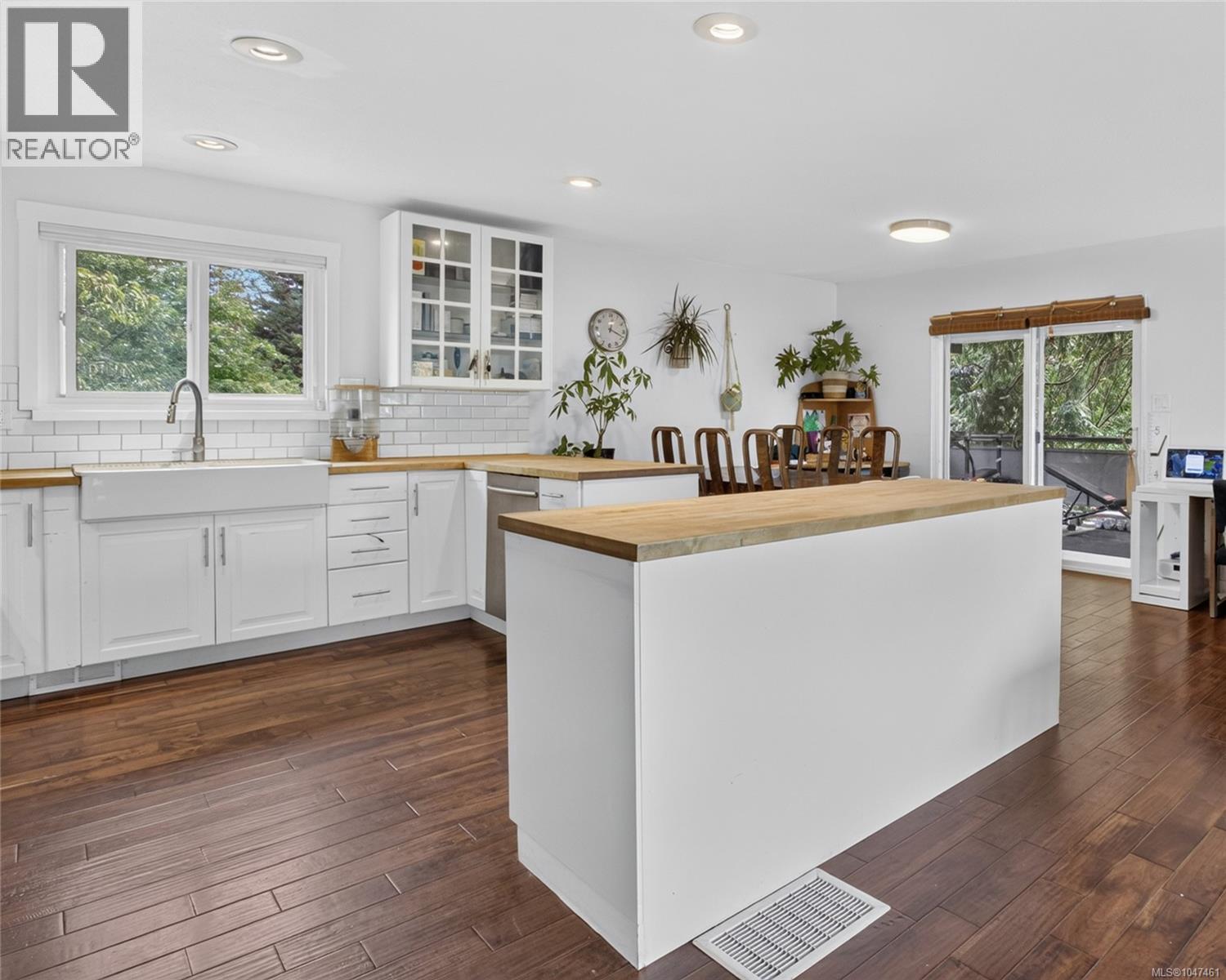 568 Salish St - 9