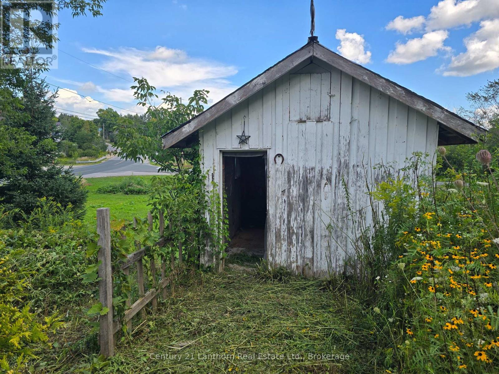 1881 STOCKDALE ROAD - Image 13