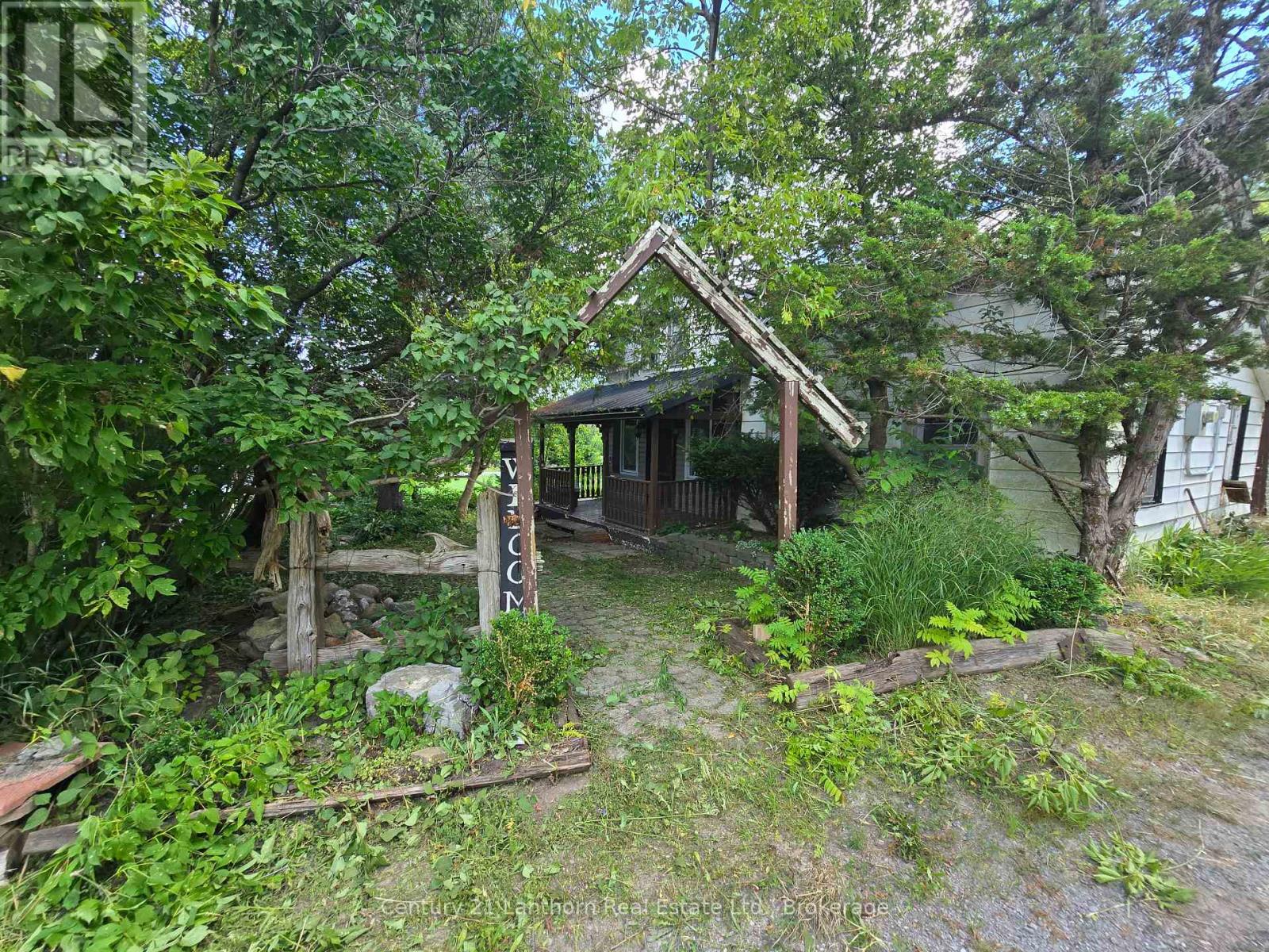 1881 STOCKDALE ROAD - Image 9