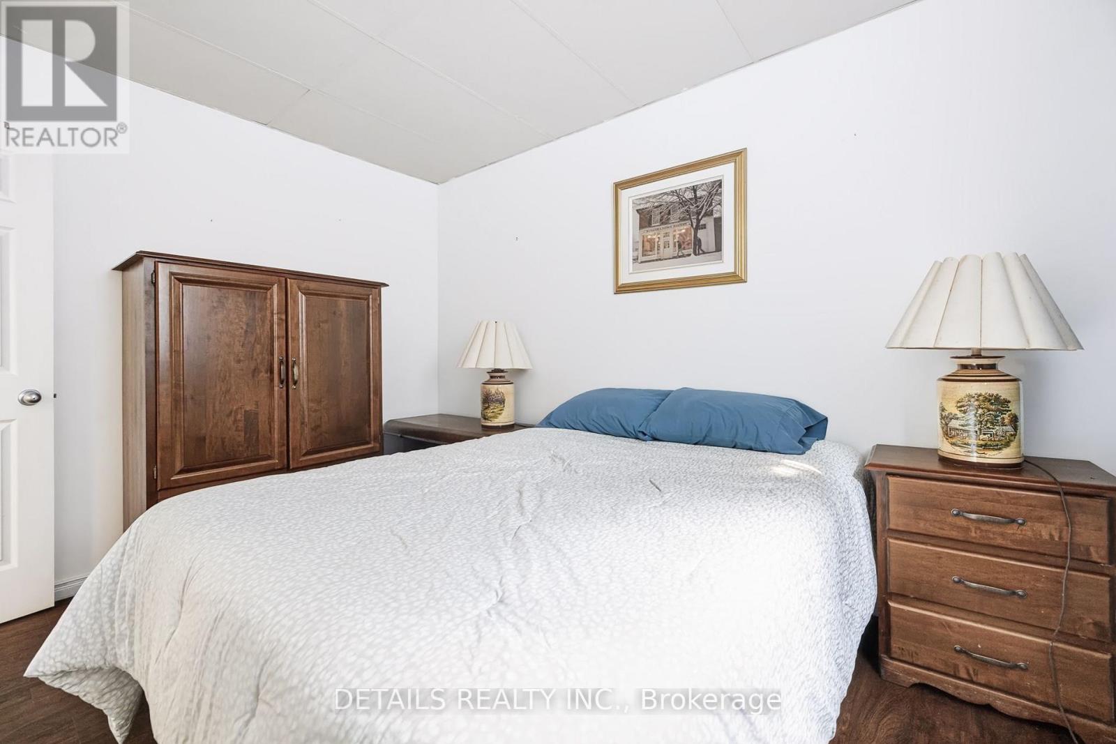 212 WELLINGTON STREET W - Image 27