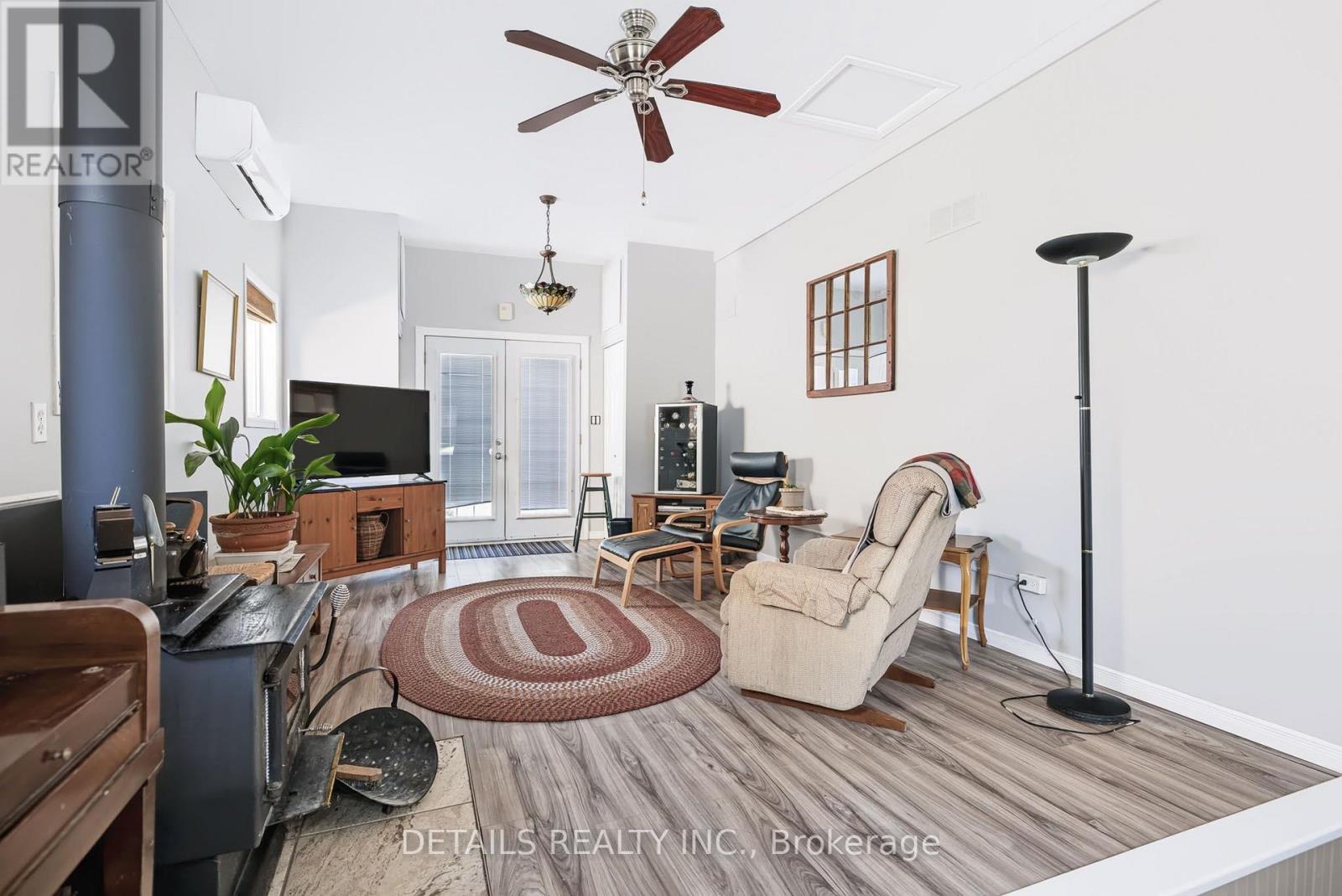 212 WELLINGTON STREET W - Image 31