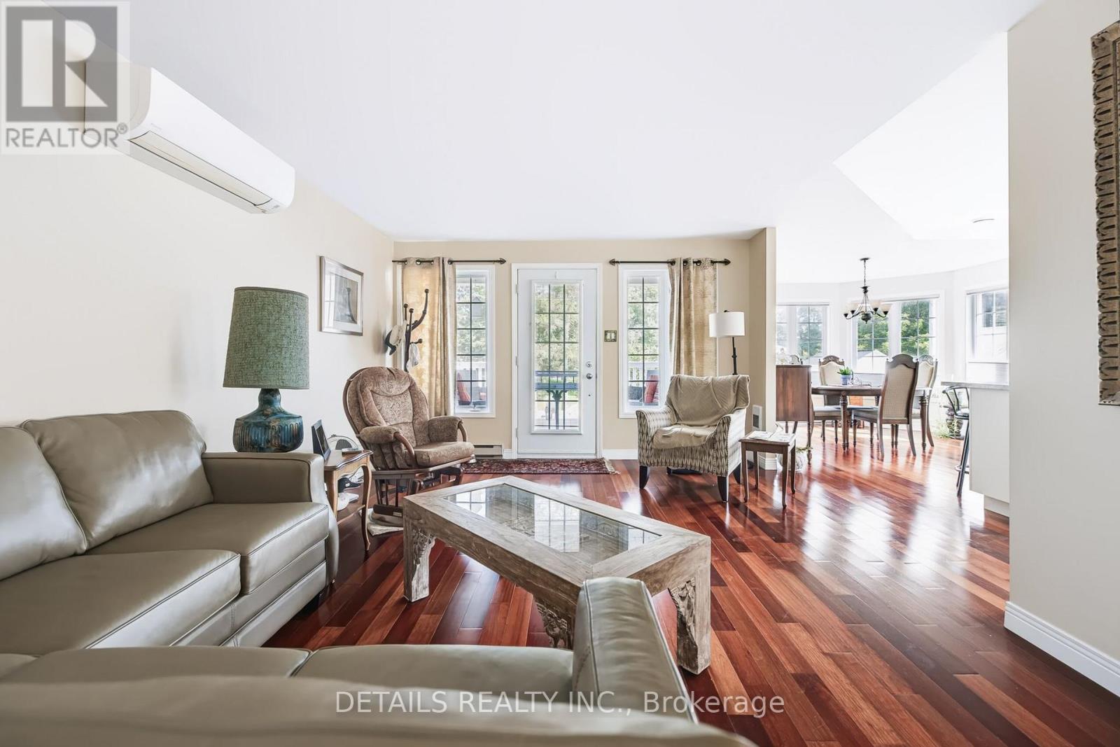 212 WELLINGTON STREET W - Image 5