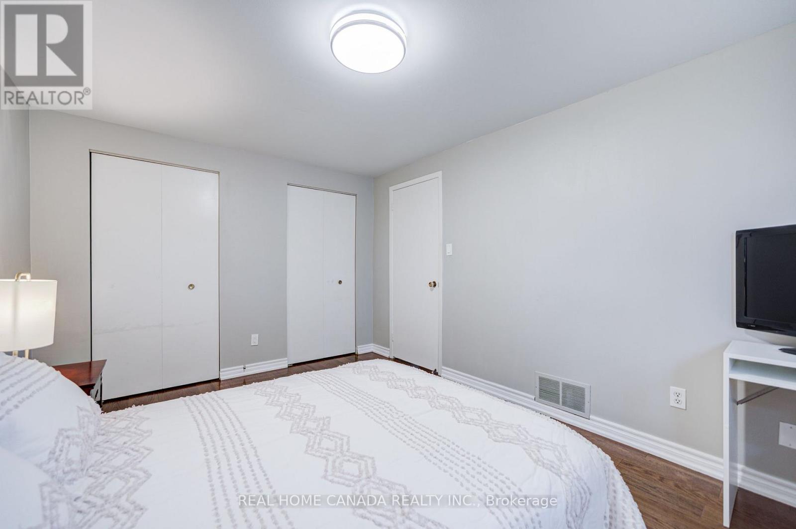 19 HEPWORTH DRIVE - 25