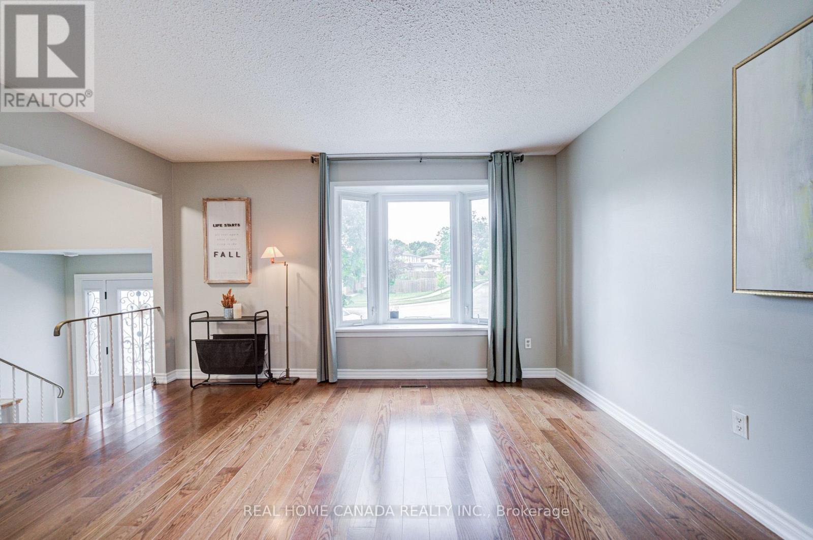 19 HEPWORTH DRIVE - 9