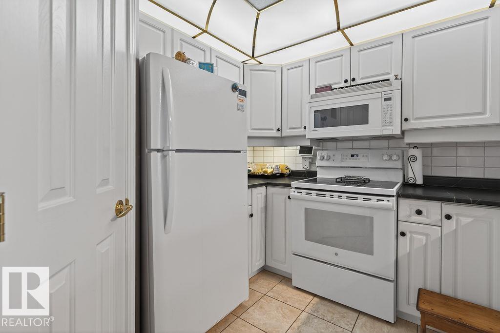 #112 6703 172 ST NW - 8