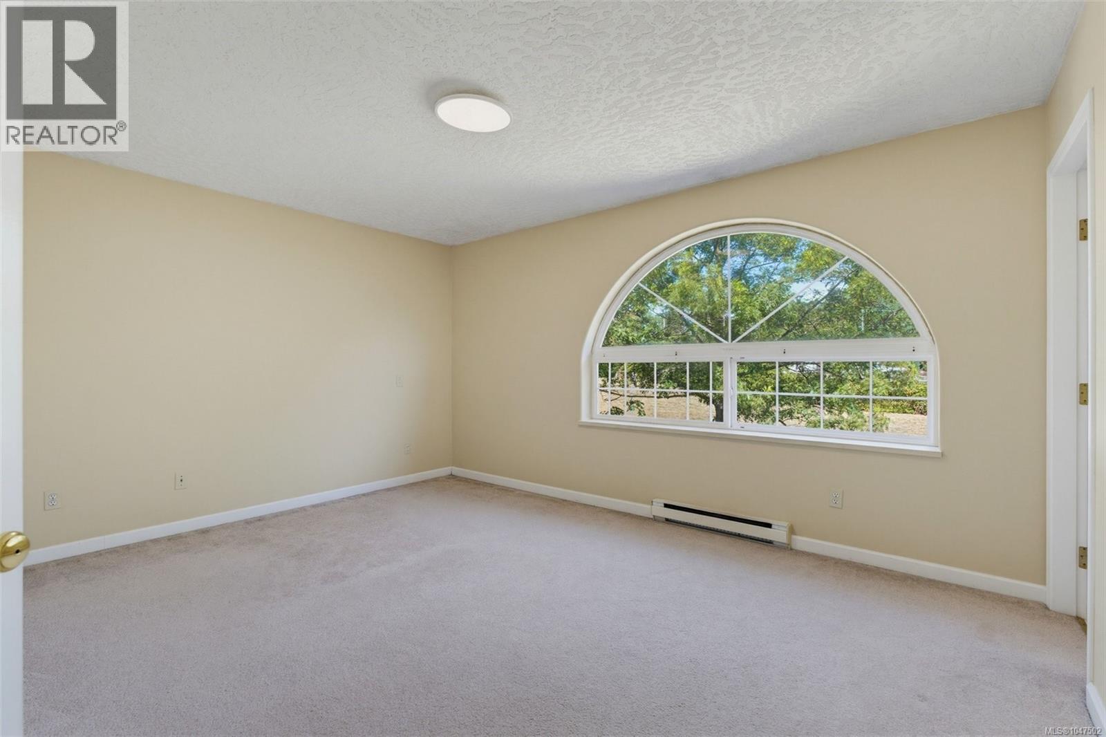  637 Jolly Place, Saanich